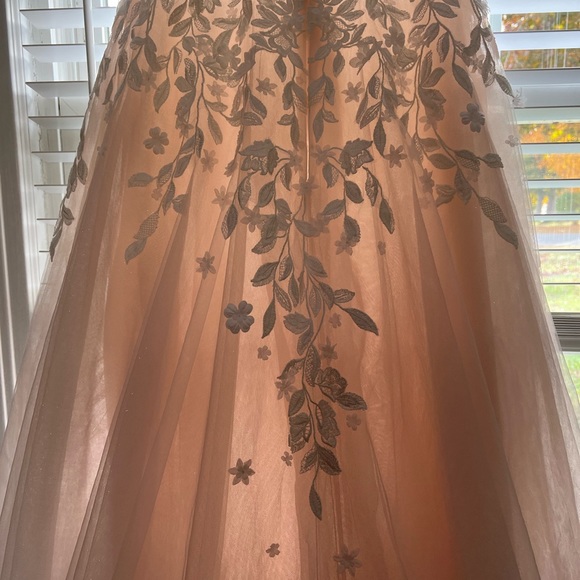 BHLDN Wedding Gown - Picture 6 of 9